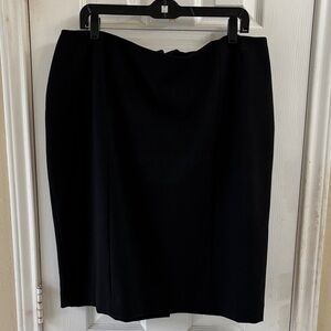Talbots Classic Black fully lined Pencil Skirt. EUC